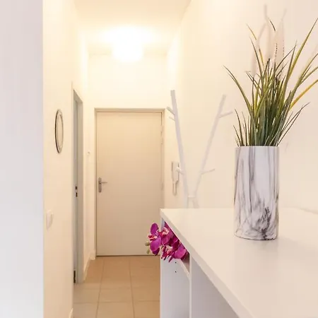 Centre Parking Apartment